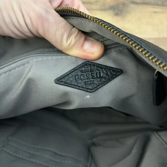 Fossil Elise Crossbody Bag Black Pebbled Leather Slim 3 Zipper Adjustable - Picture 8 of 13